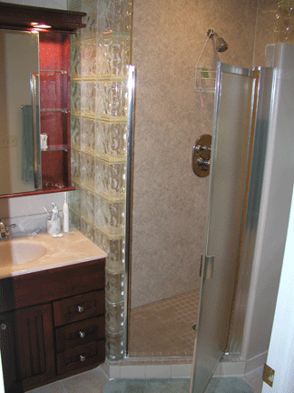 Small Bathroom Glass Block Image